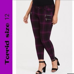 NWT Torrid Berry Plaid Ponte Ankle Zip Skinny
